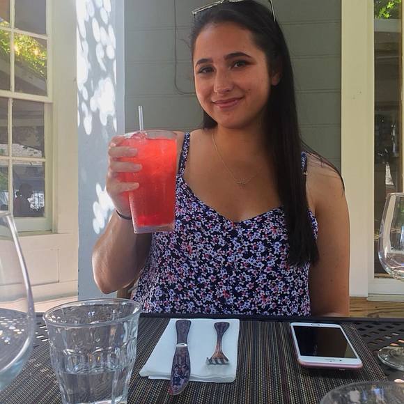 Meet your Posher, Haley - Picture 1 of 1